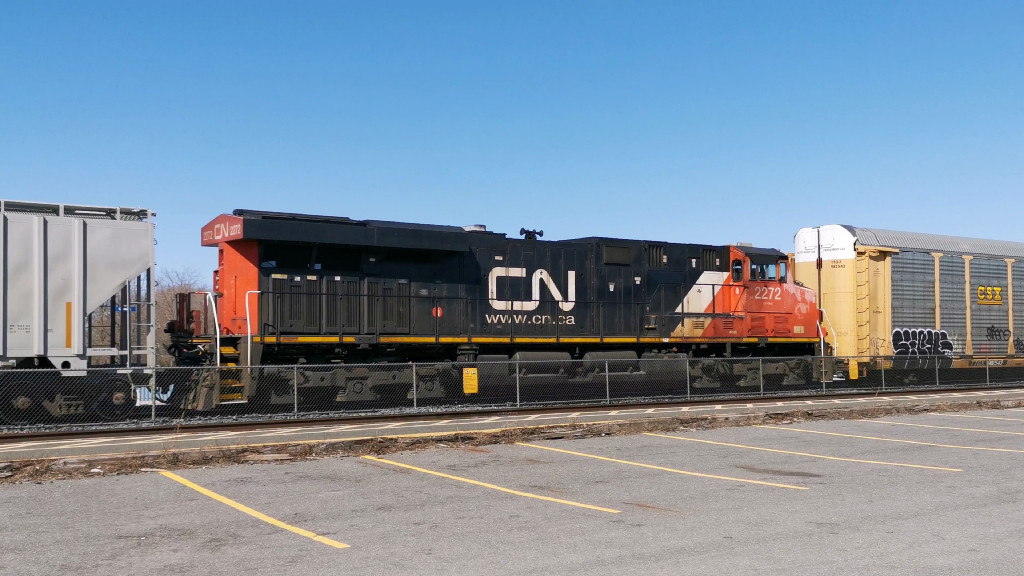 CN 2272